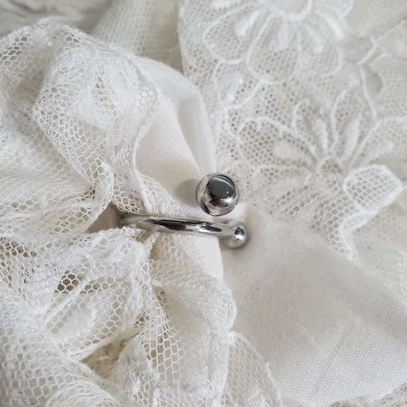 Silver Cat Eye Ring Solid Sturdy Crystal Stone Size 9 - Picture 3 of 9